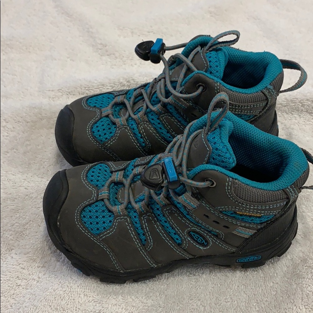 Toddler Keen waterproof hiking boots